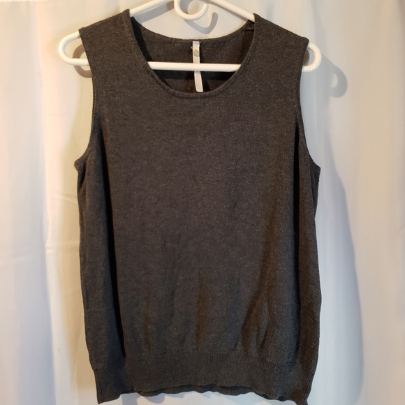 Leo & Nicole Sweaters - Leo&Nicole gray pullover sweater vest 2X